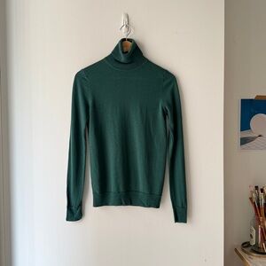 Uniqlo Forest Green Turtleneck